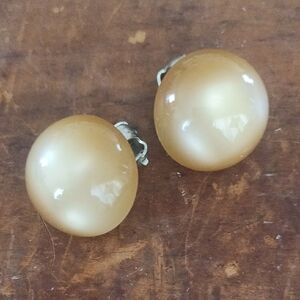 Vintage Butterscotch Cream Clip Lucite Clip Earrings 3/4"